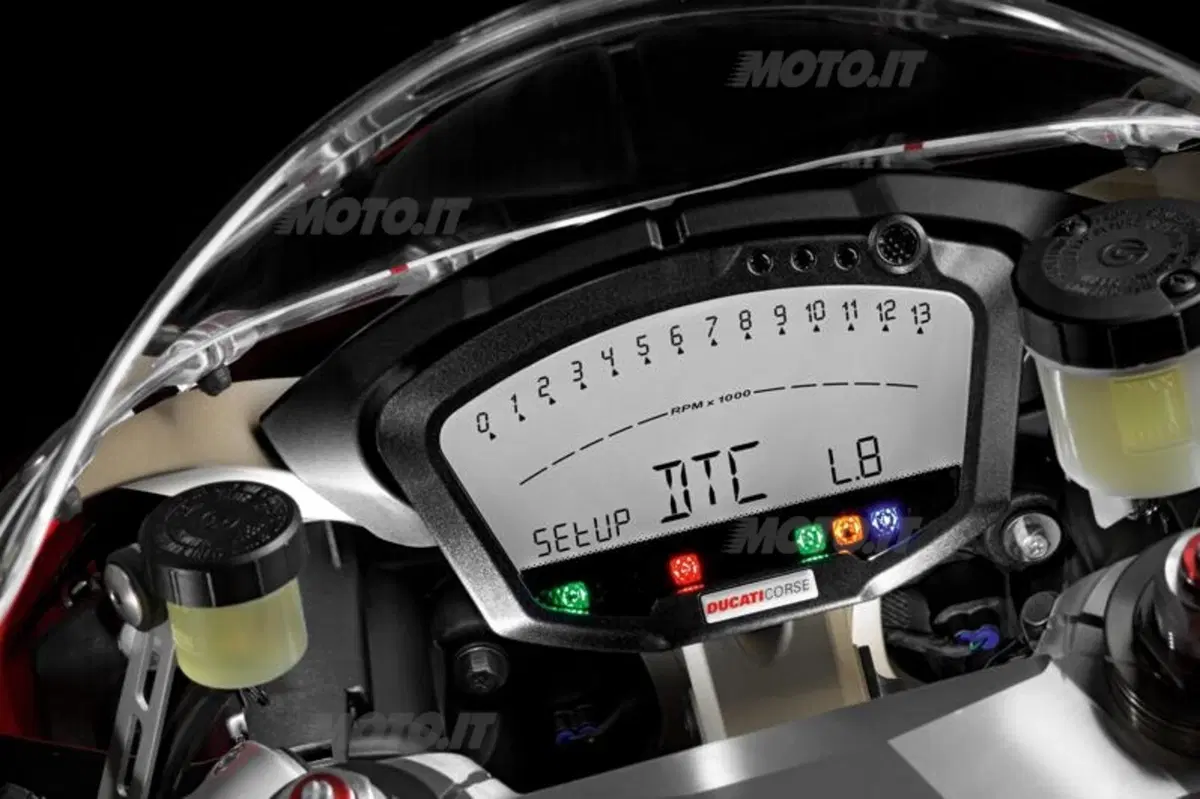 Ducati 848 Evo Corse Special Edition  (7)