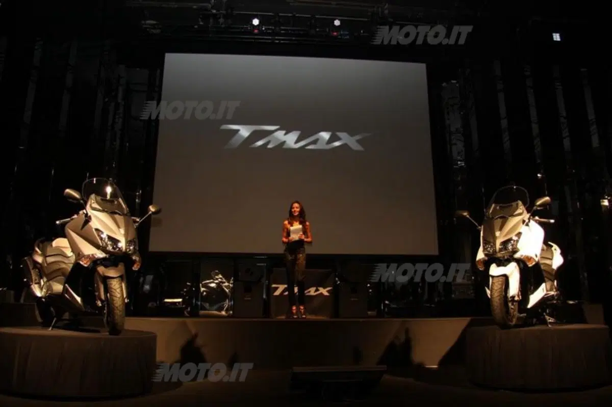 Yamaha svela il TMAX 2012 (7)