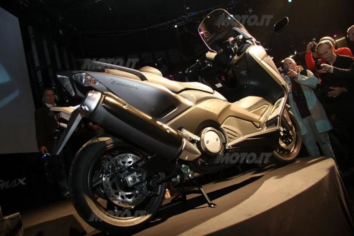 Yamaha svela il TMAX 2012 (15)