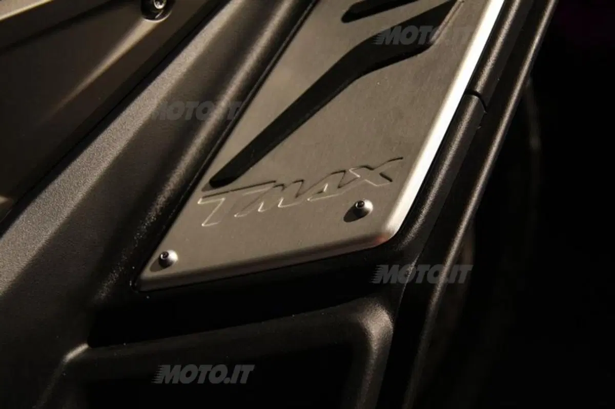Yamaha svela il TMAX 2012 (18)