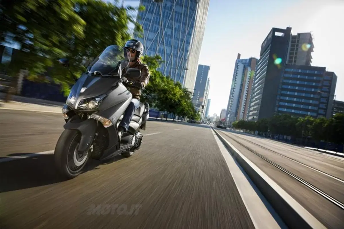 Yamaha svela il TMAX 2012 (31)