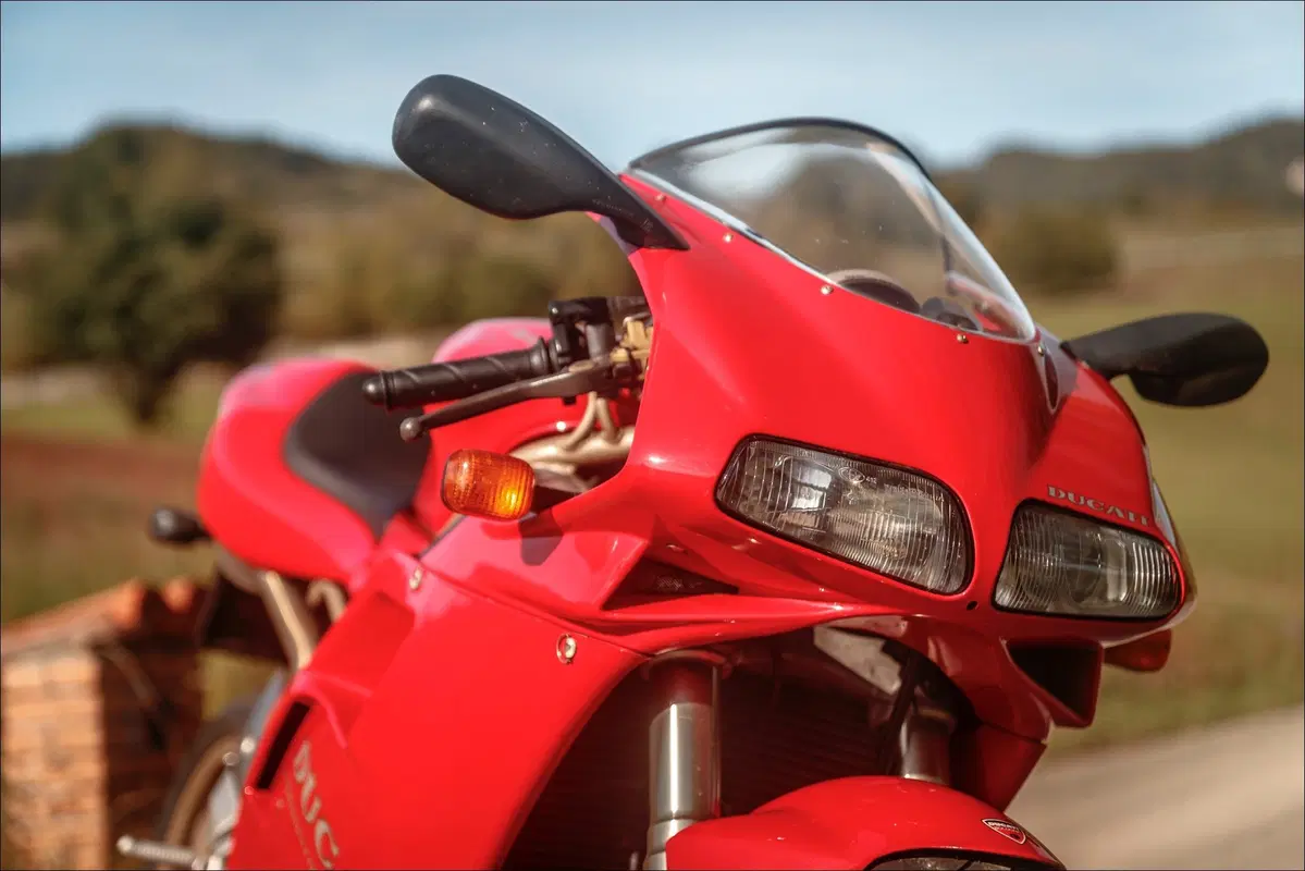 Ducati 916 TEST Youngtimer: il mito degli anni 90 (2)