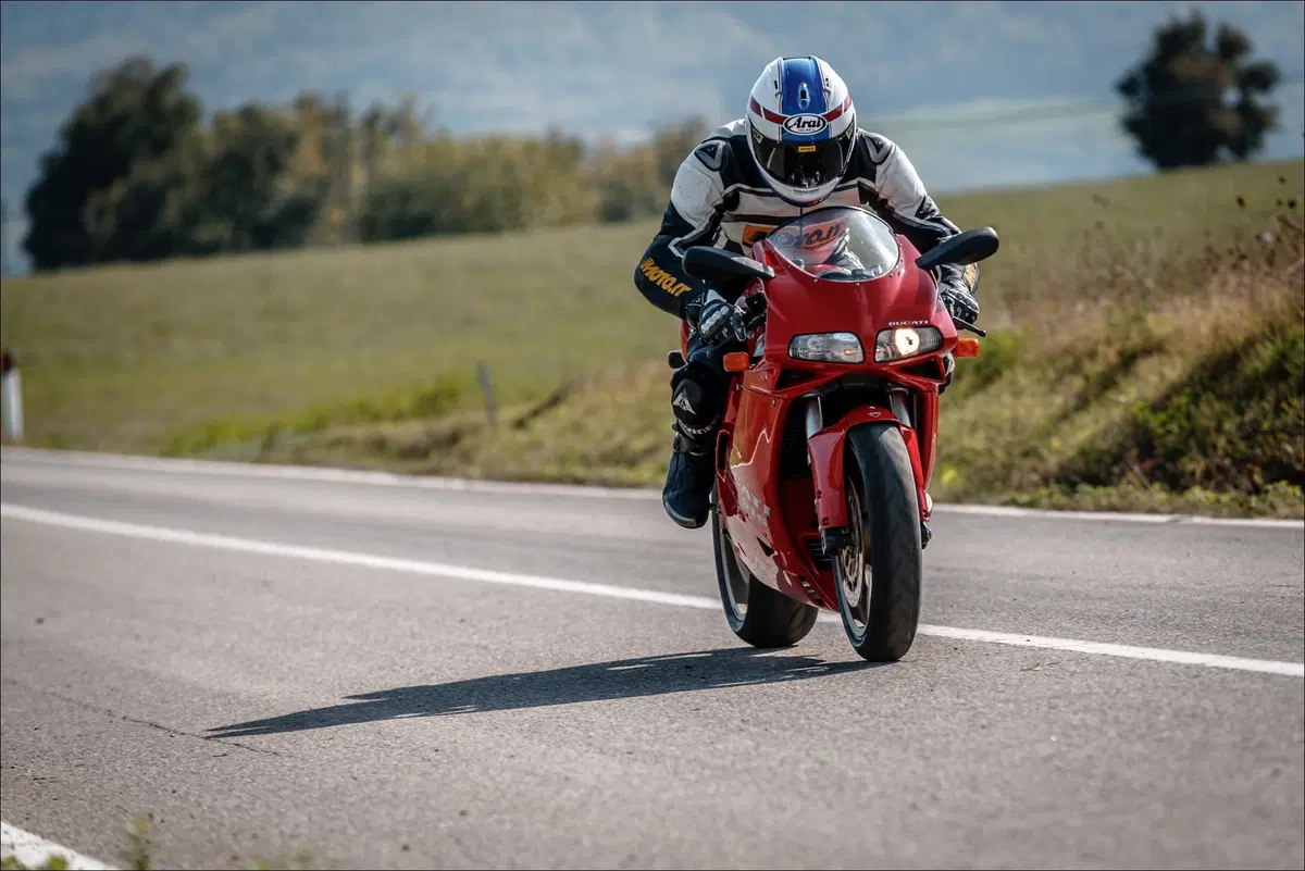 Ducati 916 TEST Youngtimer: il mito degli anni 90 (3)