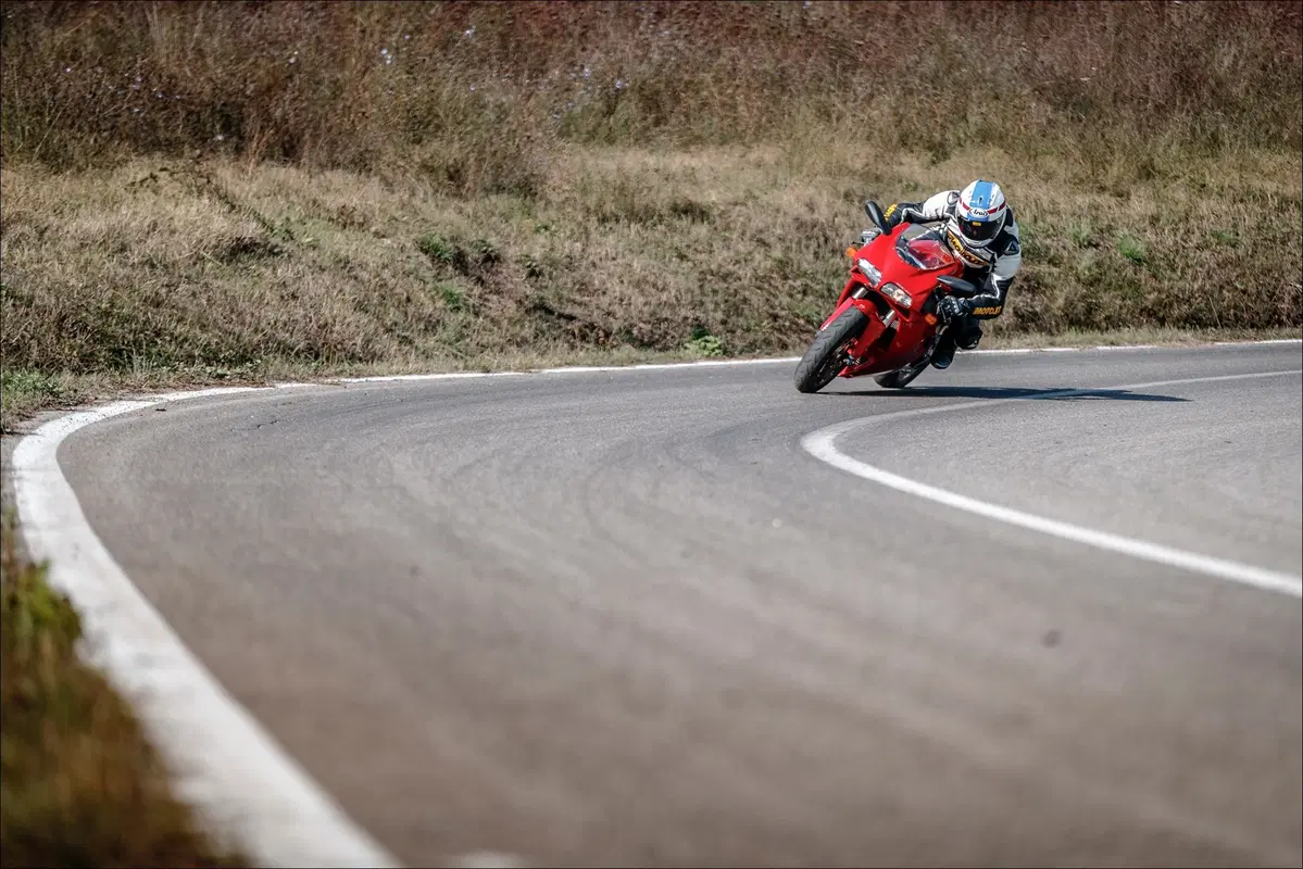 Ducati 916 TEST Youngtimer: il mito degli anni 90 (6)