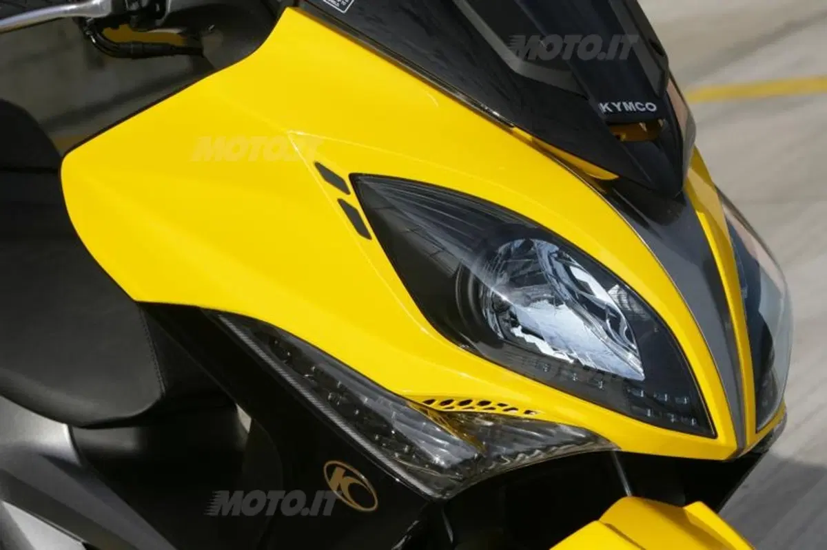 Kymco Xciting 400  e K-XCT 300 (9)