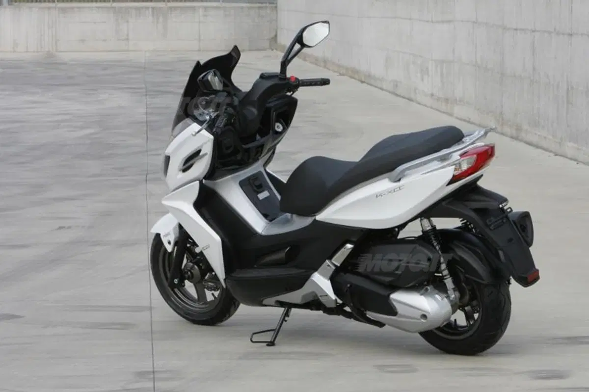 Kymco Xciting 400  e K-XCT 300 (18)