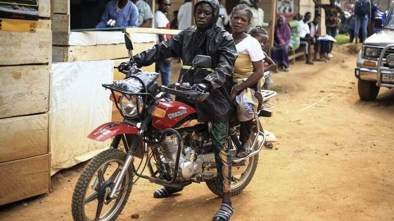 Germain Kalubenge: il motociclista eroe che salva dall&#039;Ebola