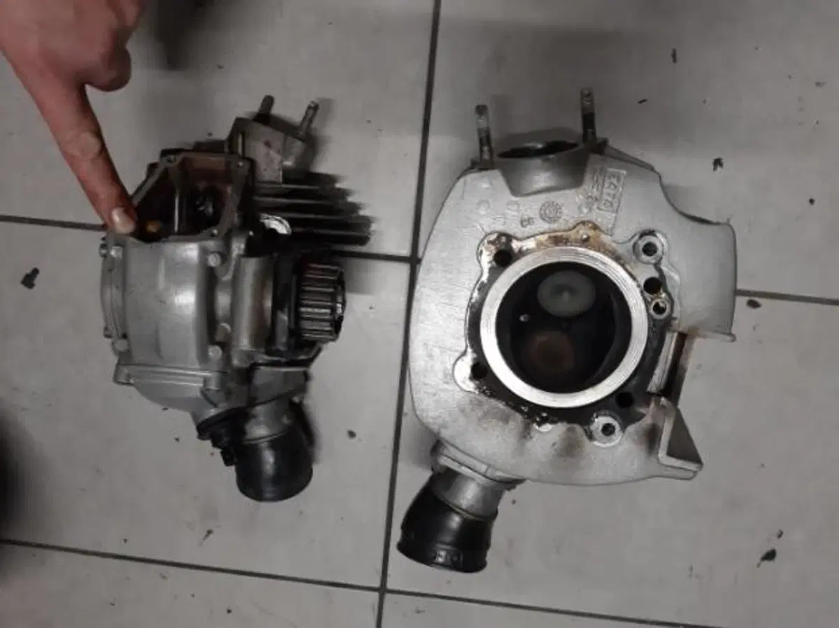 DUCATI MONSTER 620 I PARTI MOTORE (8)