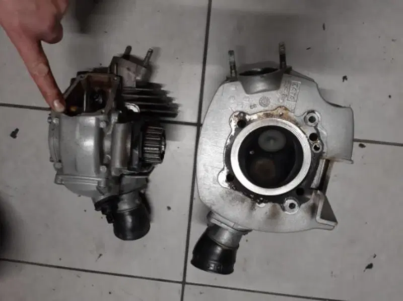 DUCATI MONSTER 620 I PARTI MOTORE (8)