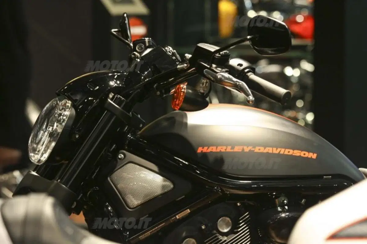 Le novità 2012 di Harley-Davidson ad EICMA (4)