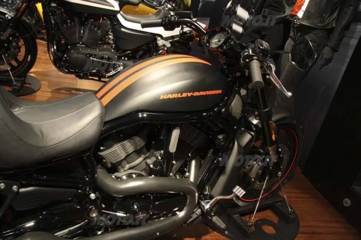 Le novità 2012 di Harley-Davidson ad EICMA (7)