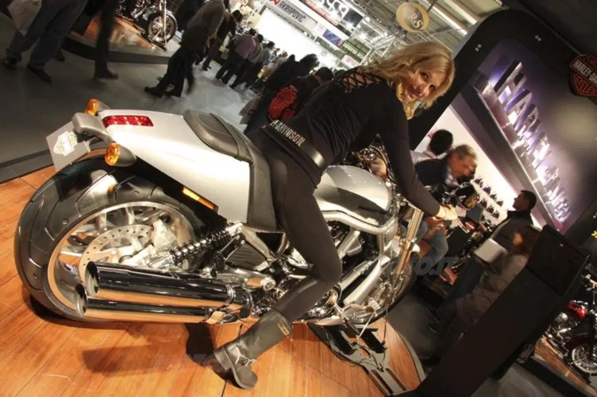 Le novità 2012 di Harley-Davidson ad EICMA (9)