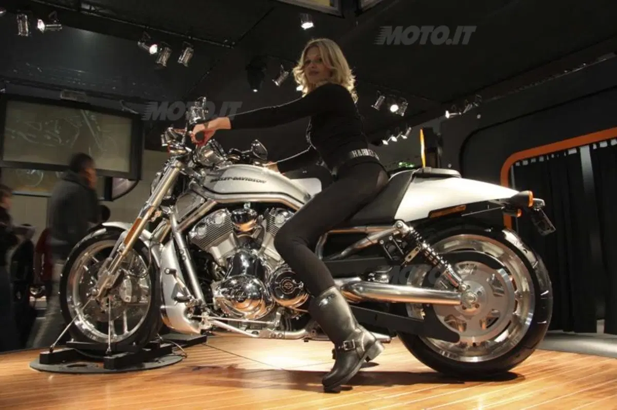 Le novità 2012 di Harley-Davidson ad EICMA (10)