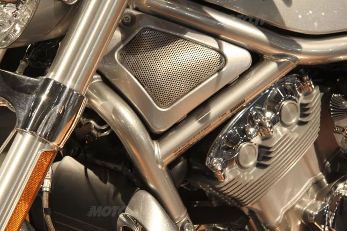Le novità 2012 di Harley-Davidson ad EICMA (11)