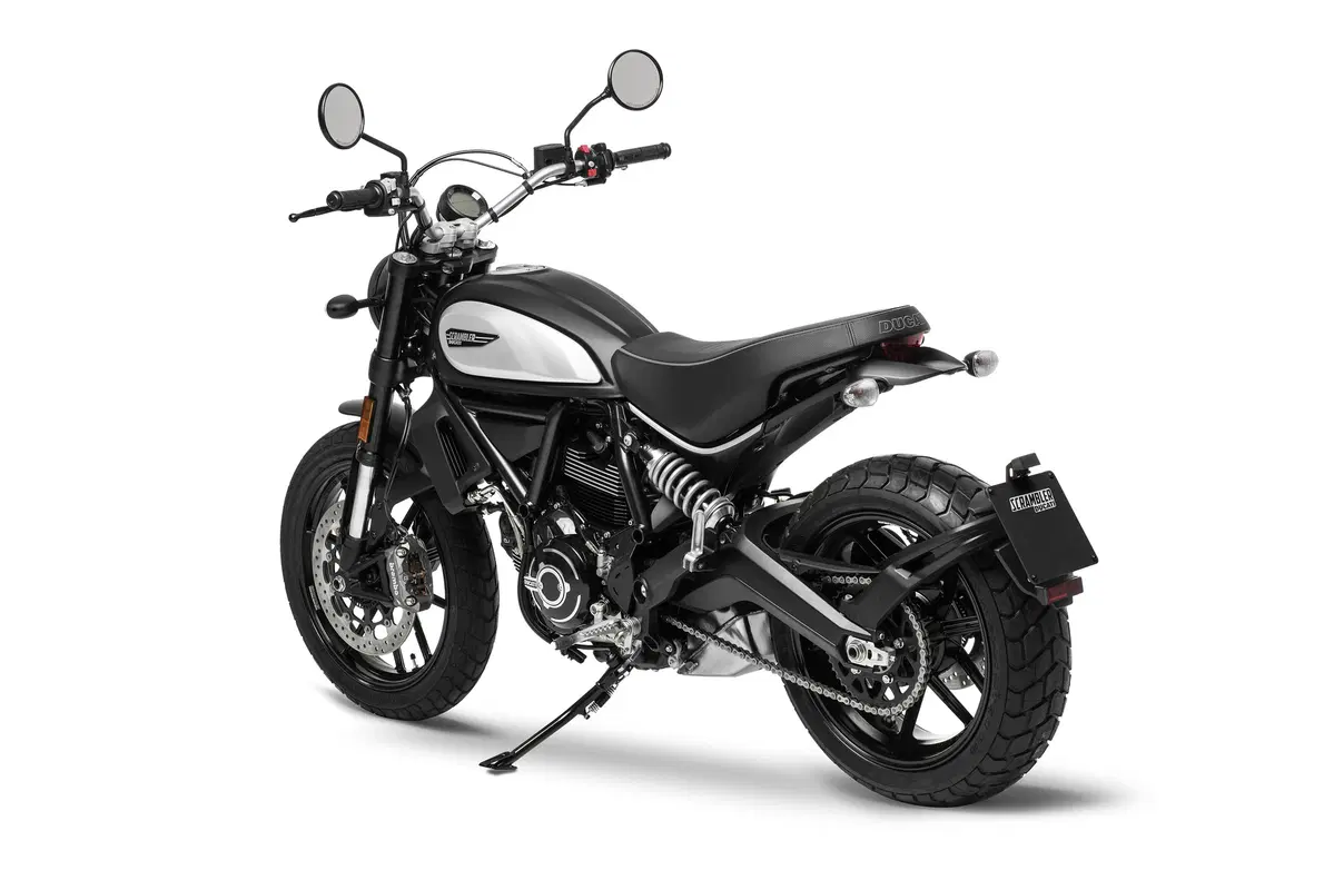 Ducati Scrambler Icon Dark: foto, dati e prezzi (20)