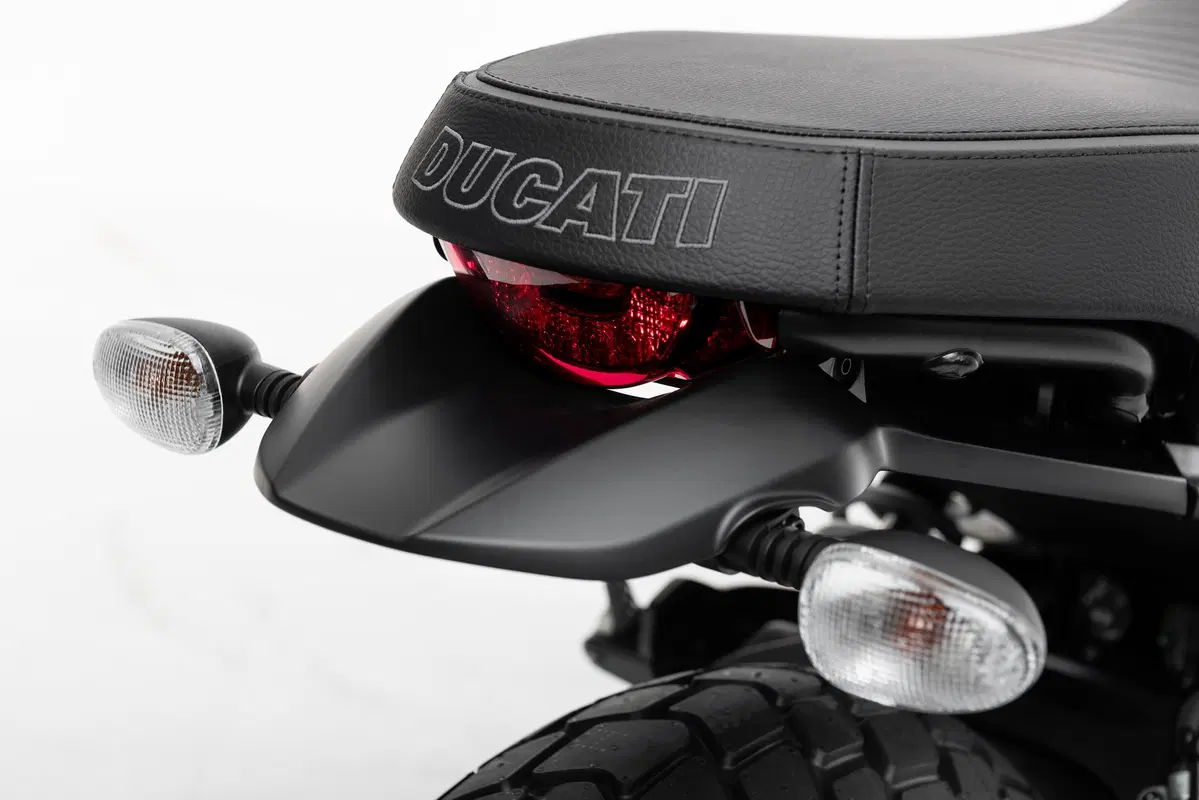 Ducati Scrambler Icon Dark: foto, dati e prezzi (32)