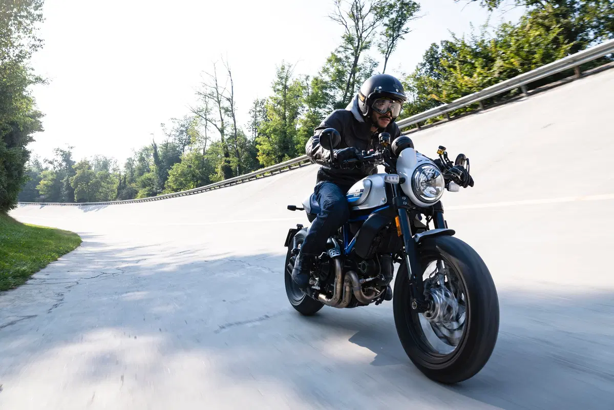 Ducati Scrambler Icon Dark: foto, dati e prezzi (54)