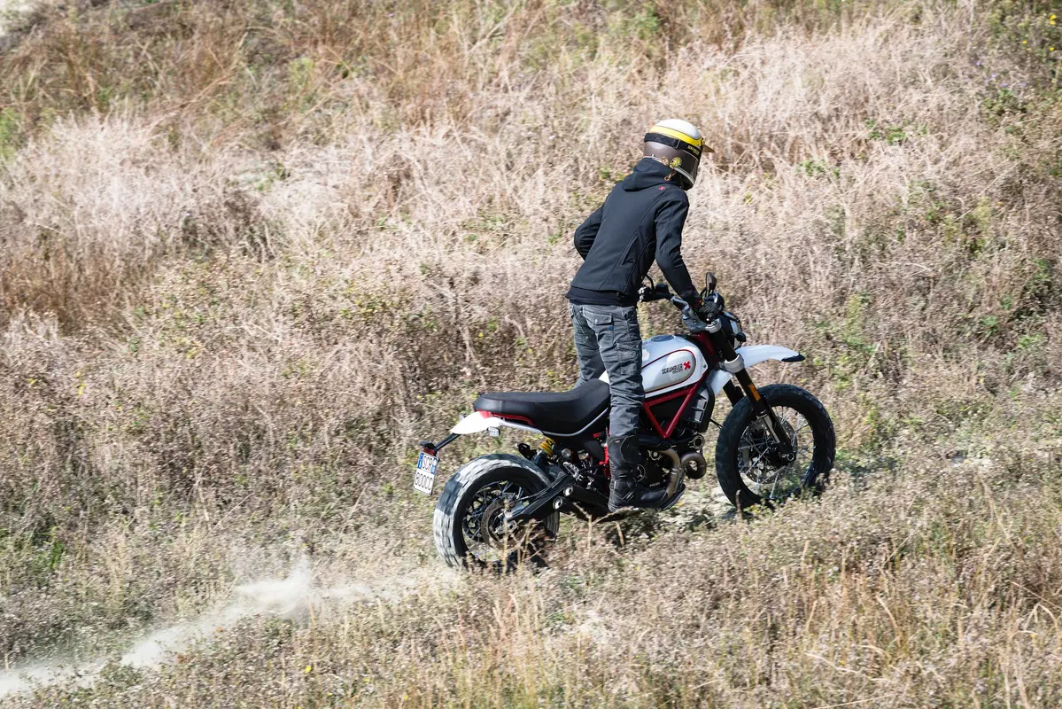 Ducati Scrambler Icon Dark: foto, dati e prezzi (55)