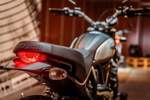 Ducati Scrambler Icon Dark: foto, dati e prezzi (4)