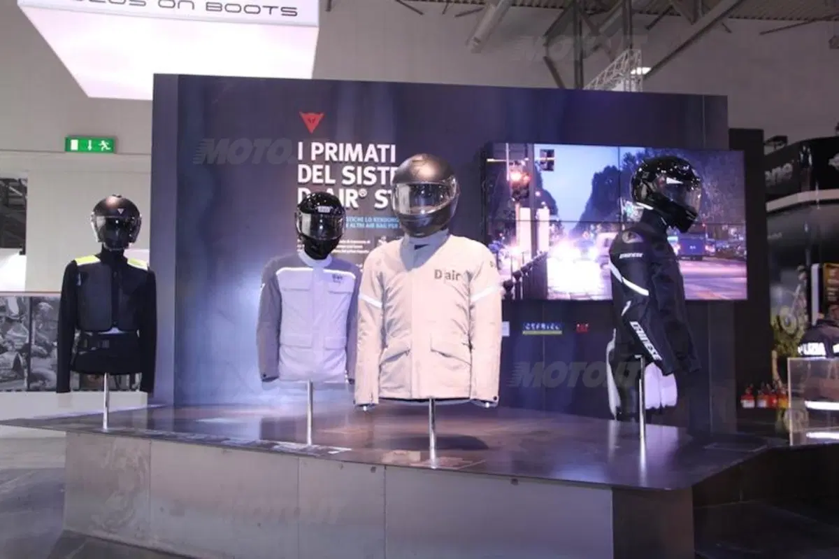 Dainese presenta all'EICMA il D-air Street (8)
