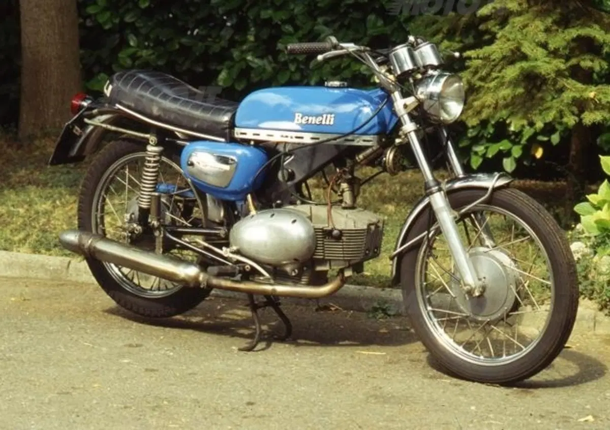 Massimo Clarke: "MV Agusta propone l'albero che gira all'indietro. I precedenti" 