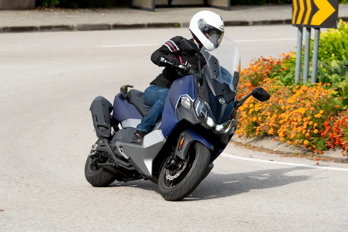 Sym Maxsym TL: aria da grande