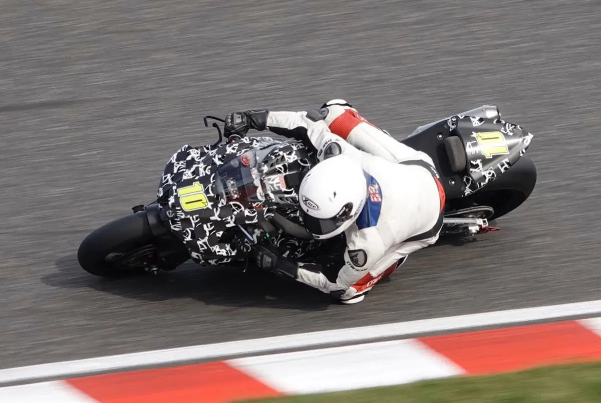 Honda CBR 1000RR Fireblade: foto e video del prototipo!