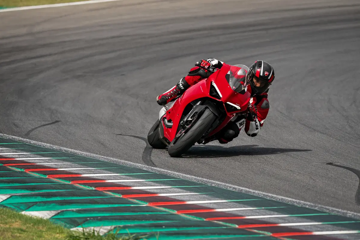 Ducati Panigale V2: foto, dati, prezzi e Video (42)