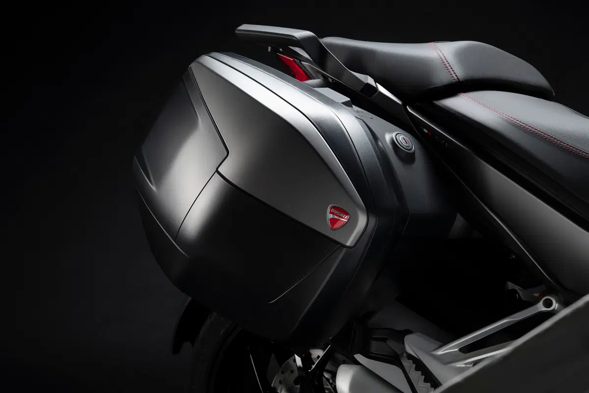 Ducati Multistrada 1260S Grand Tour: foto, dati e prezzi (10)