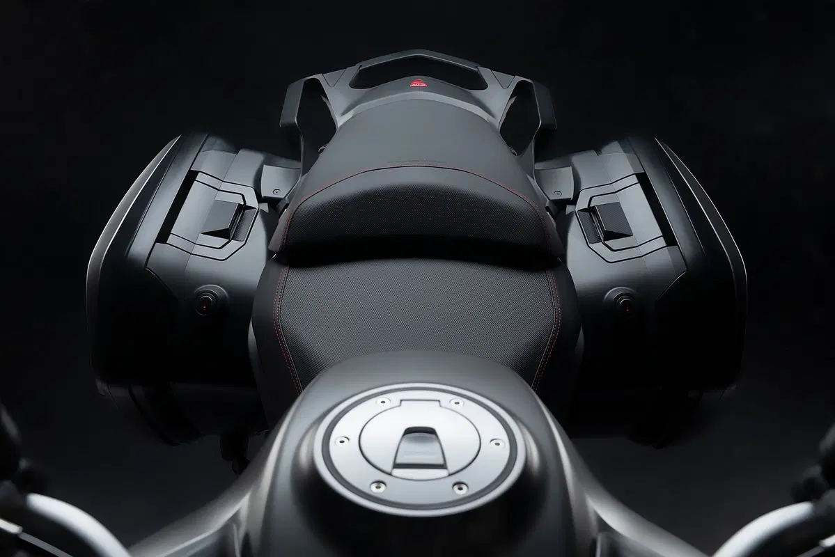Ducati Multistrada 1260S Grand Tour: foto, dati e prezzi (19)