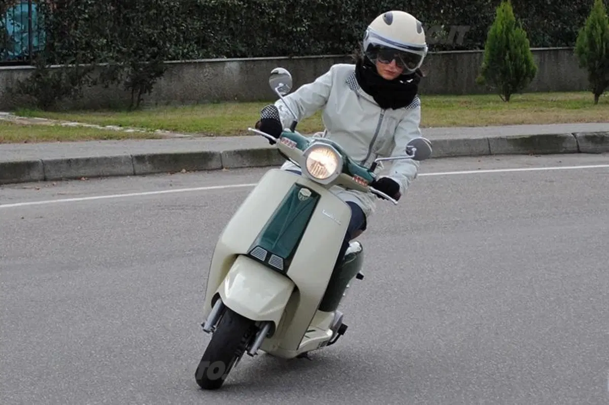 Lambretta LN 125  (9)
