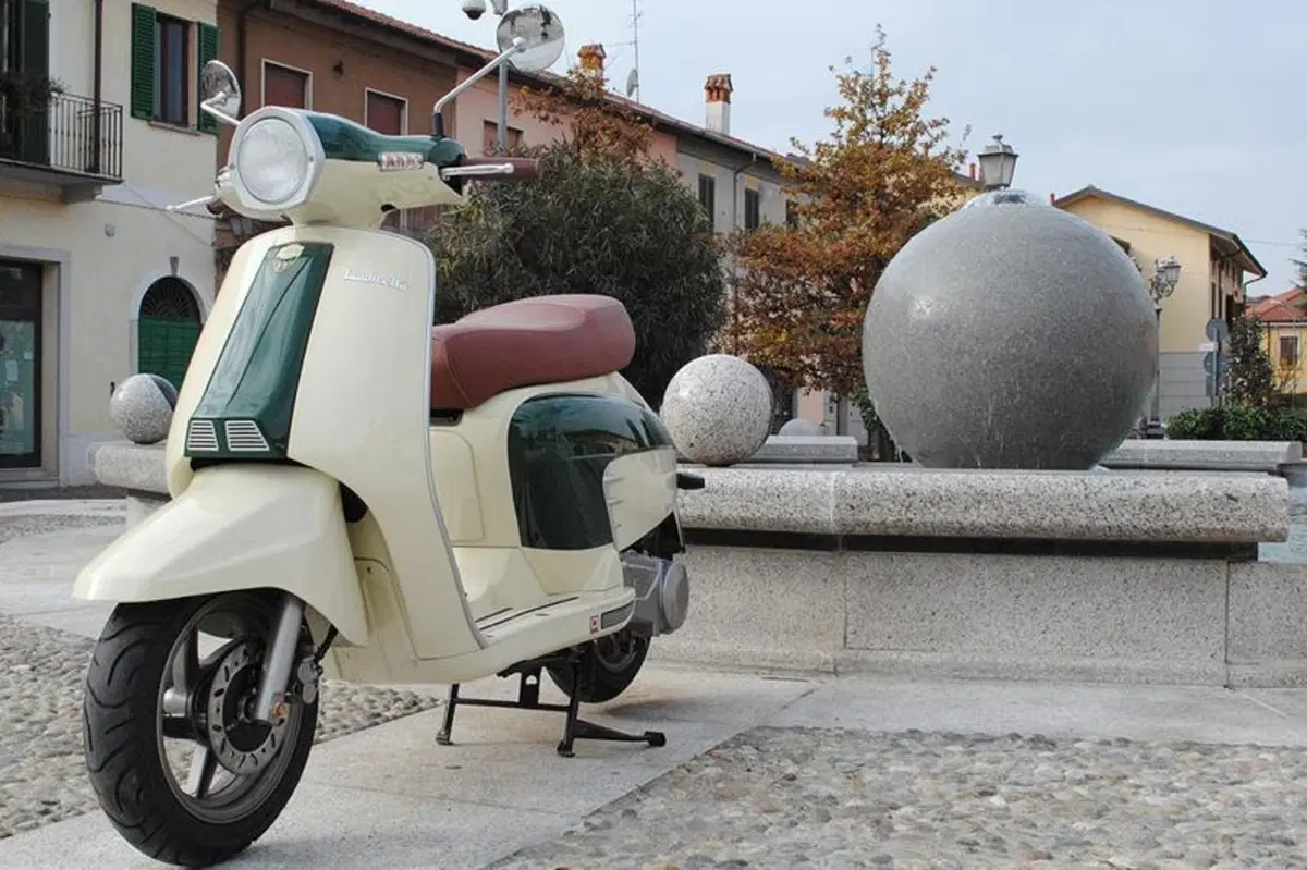 Lambretta LN 125  (15)