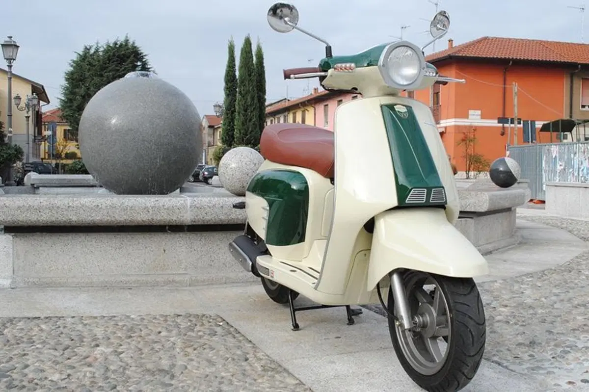 Lambretta LN 125  (16)