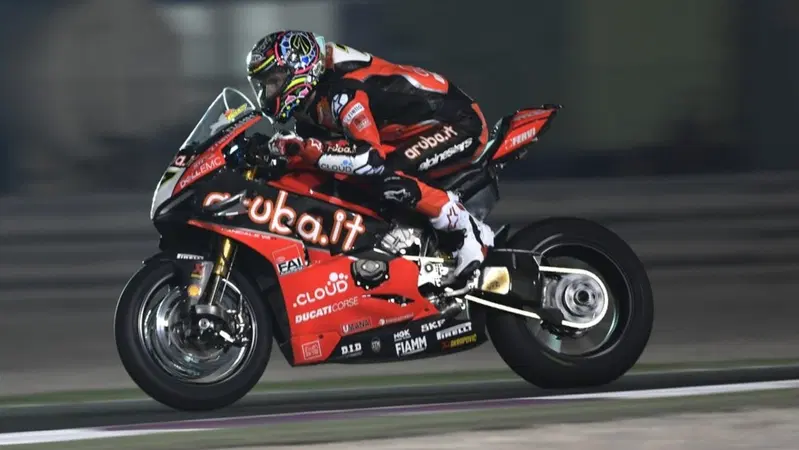 SBK 2019, Qatar: Davies &egrave; il pi&ugrave; veloce nelle libere a Losail