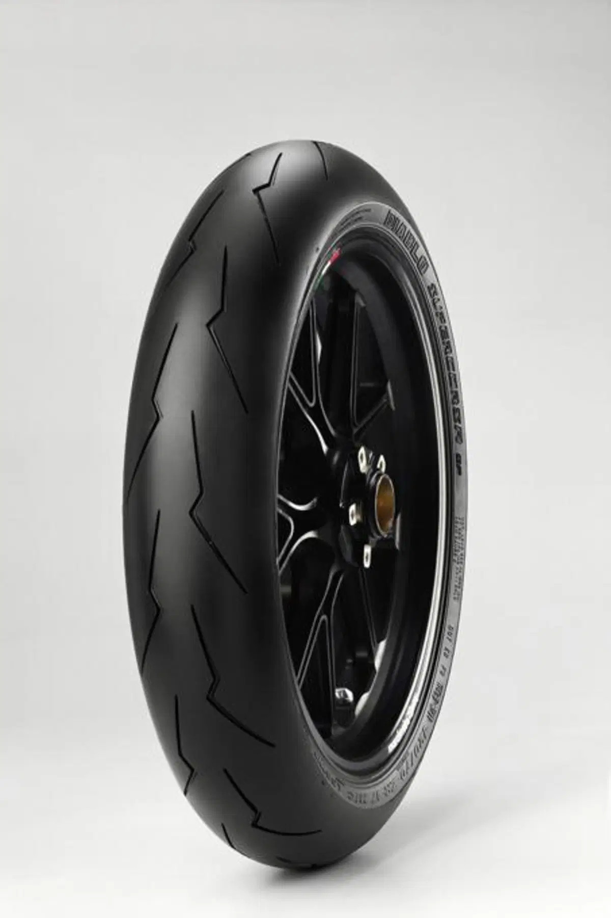 Pirelli presenta il nuovo Diablo Supercorsa (50)
