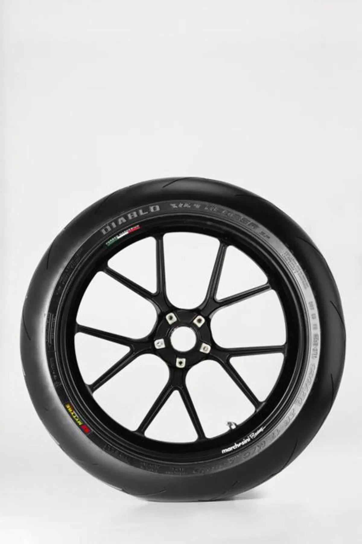 Pirelli presenta il nuovo Diablo Supercorsa (51)