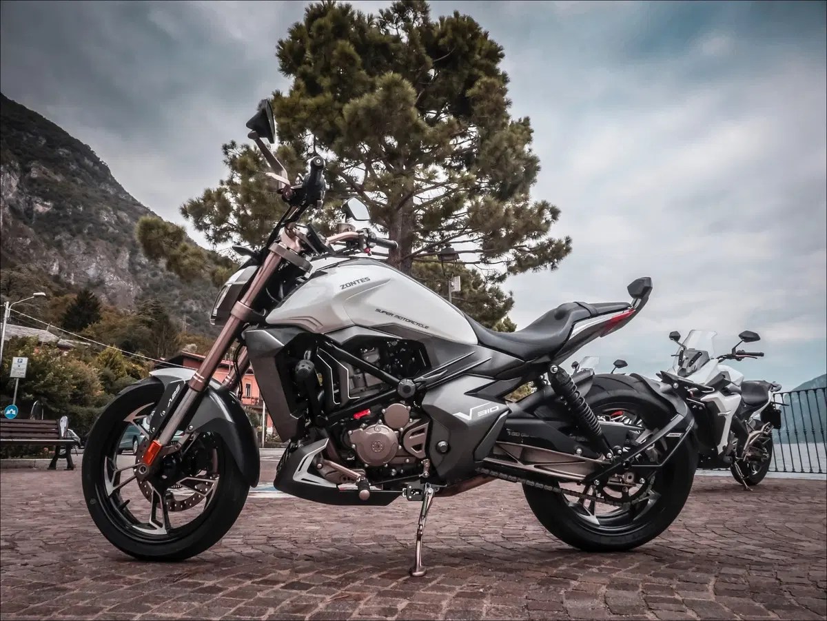 Zontes 310R, 310T,310X e 310V. Il test delle quattro (2)