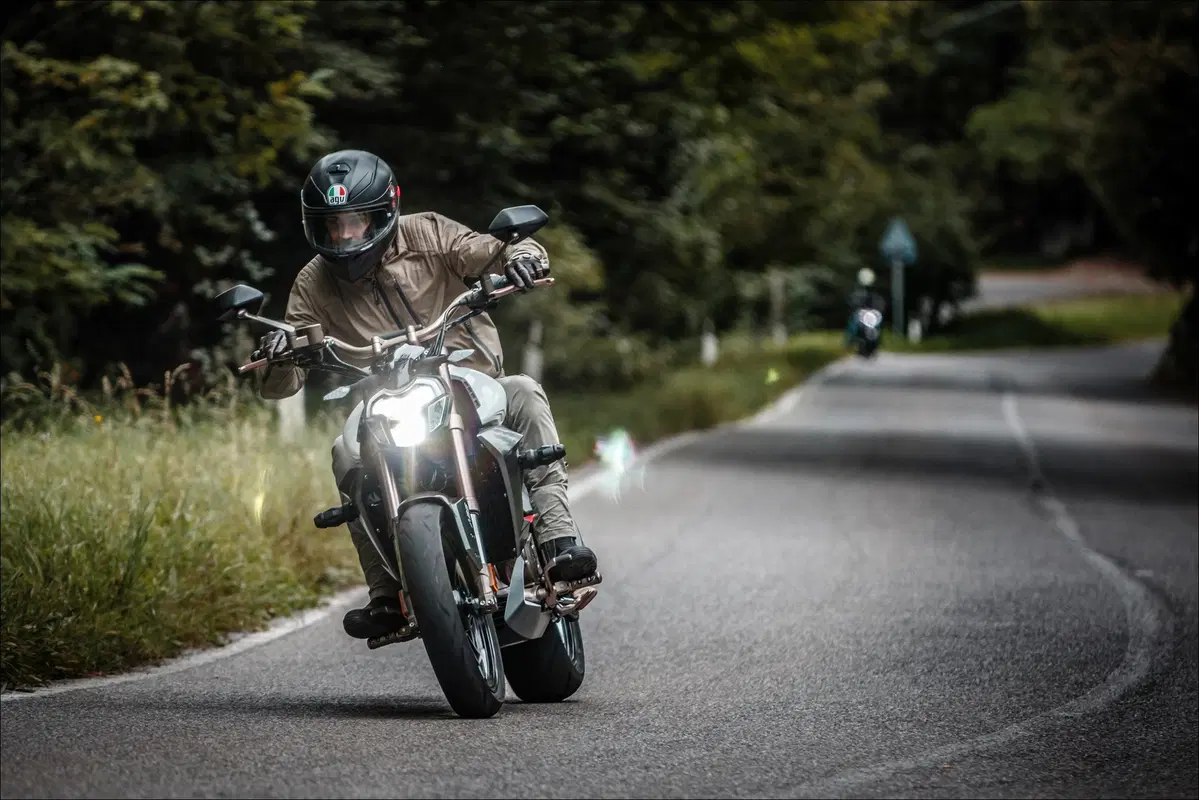 Zontes 310R, 310T,310X e 310V. Il test delle quattro (3)