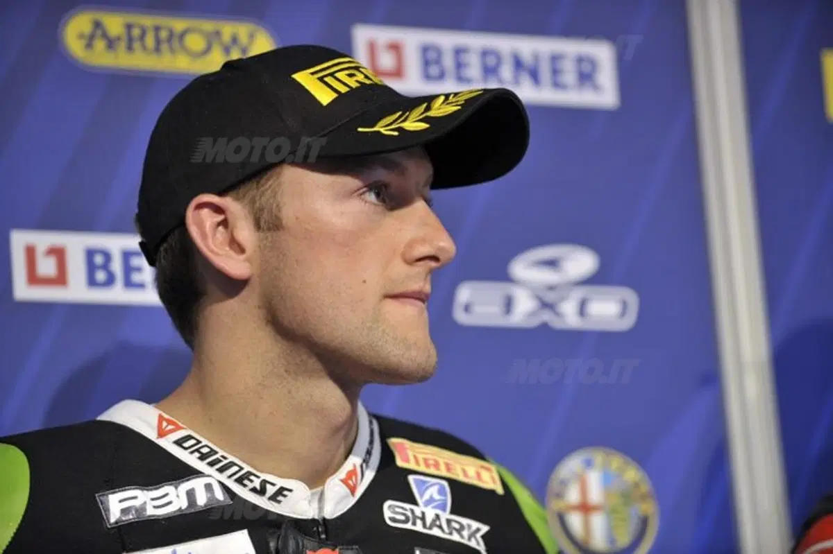 Tom Sykes rinnova il suo contratto con il team Kawasaki Superbike (2)