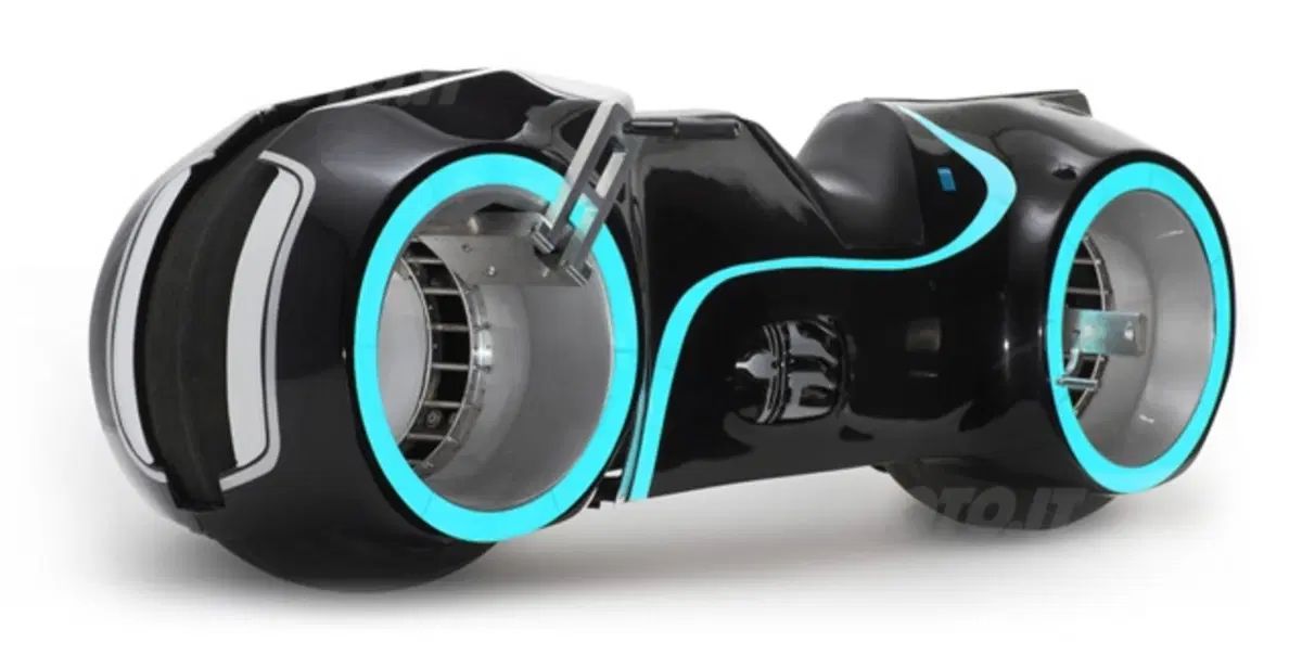 La Tron elettrica sbarca a Milano (3)
