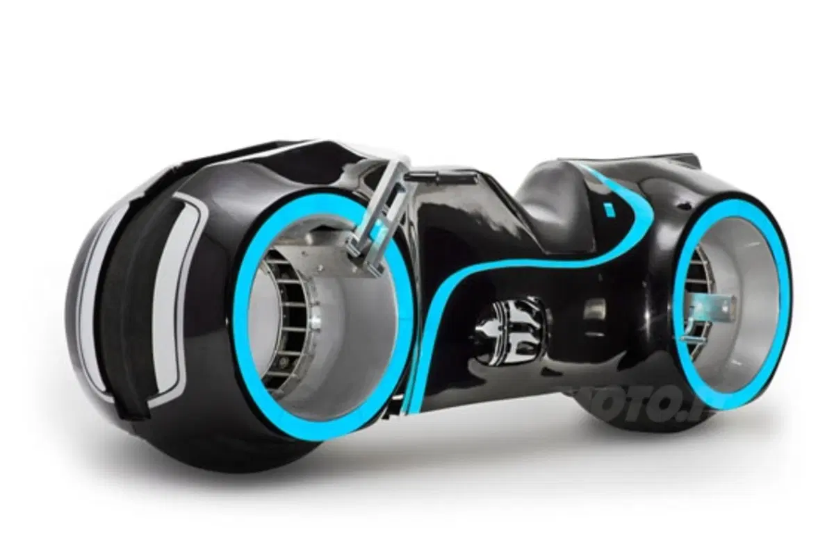 La Tron elettrica sbarca a Milano (5)