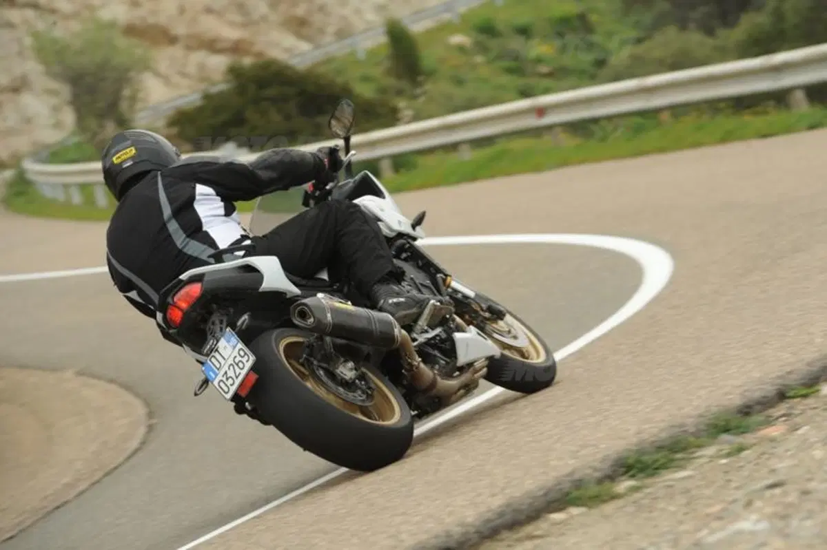 Yamaha Fazer 8 Abs  (9)