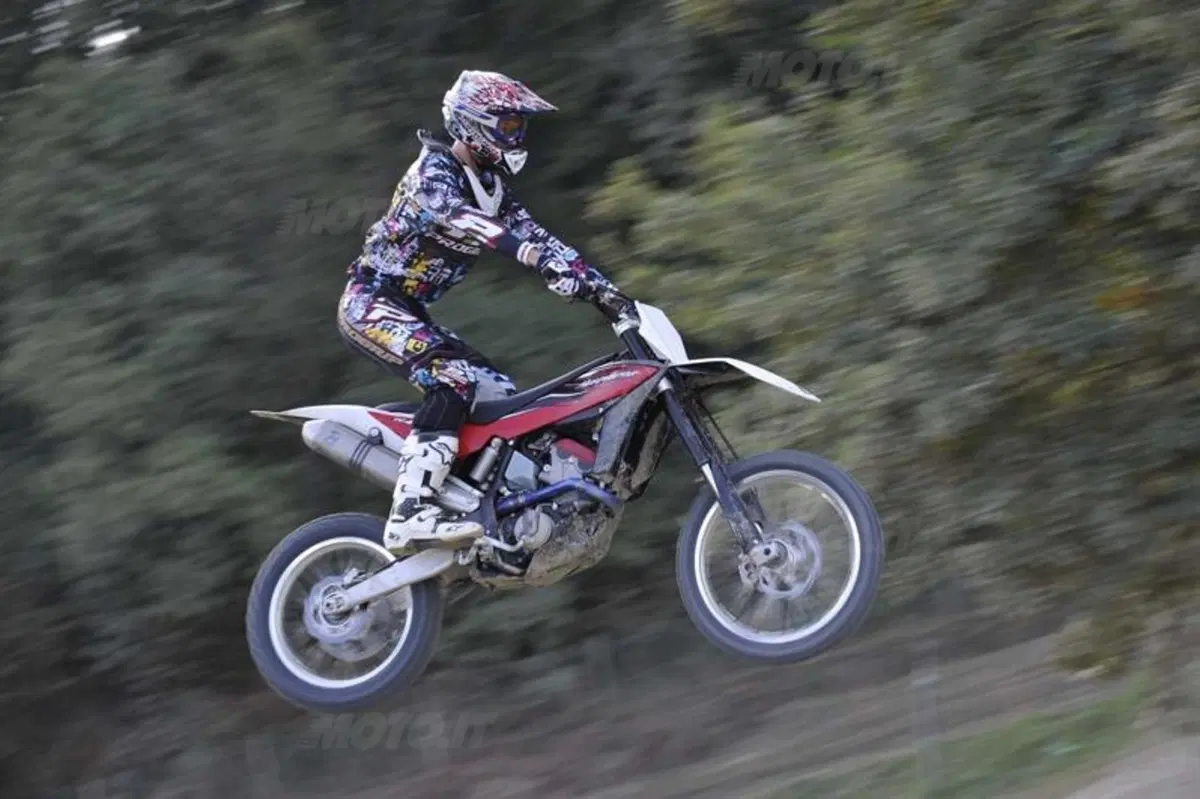 Husqvarna 2012 Cross-Enduro   (2)