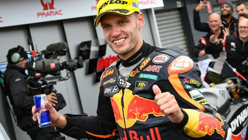 Moto2 e Moto3. Binder vince, Dalla Porta campione
