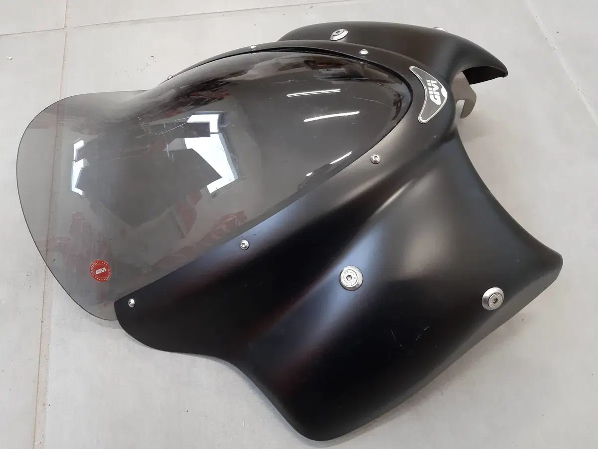 CUPOLINO SUZUKI BANDIT 1250 Givi (5)