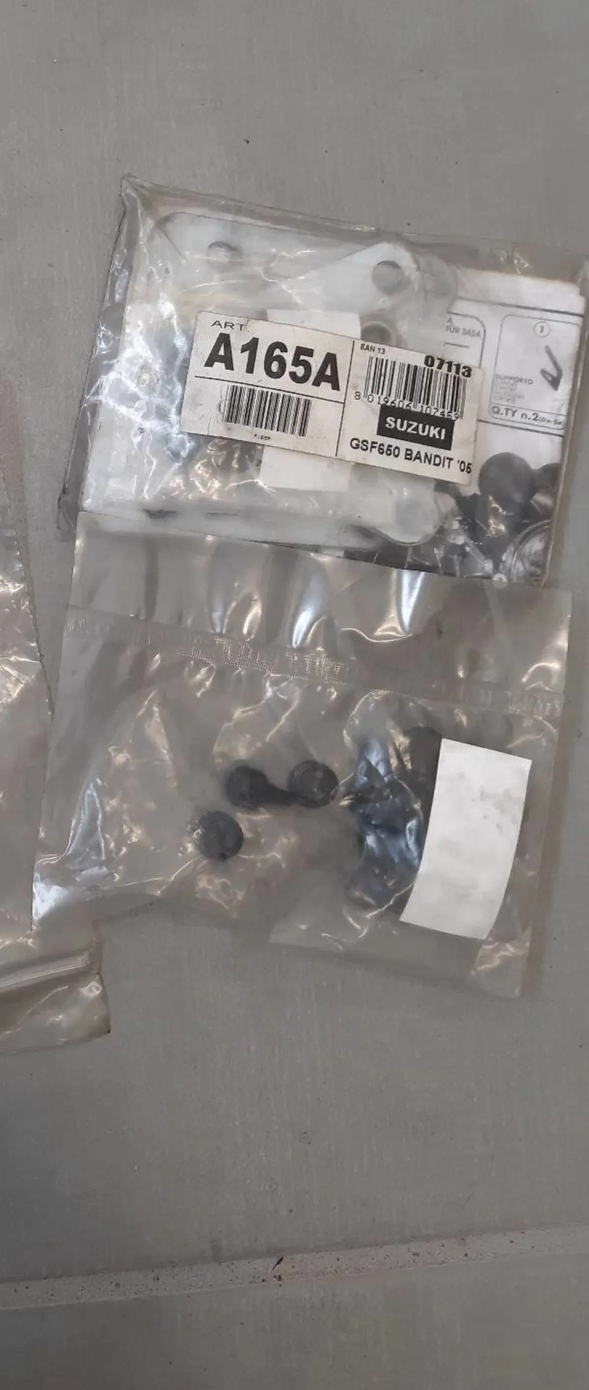 KIT ATTACCHI CUPOLINO SUZUKI BANDIT 650 Givi