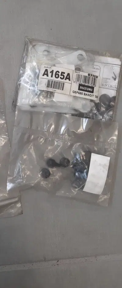 KIT ATTACCHI CUPOLINO SUZUKI BANDIT 650 Givi