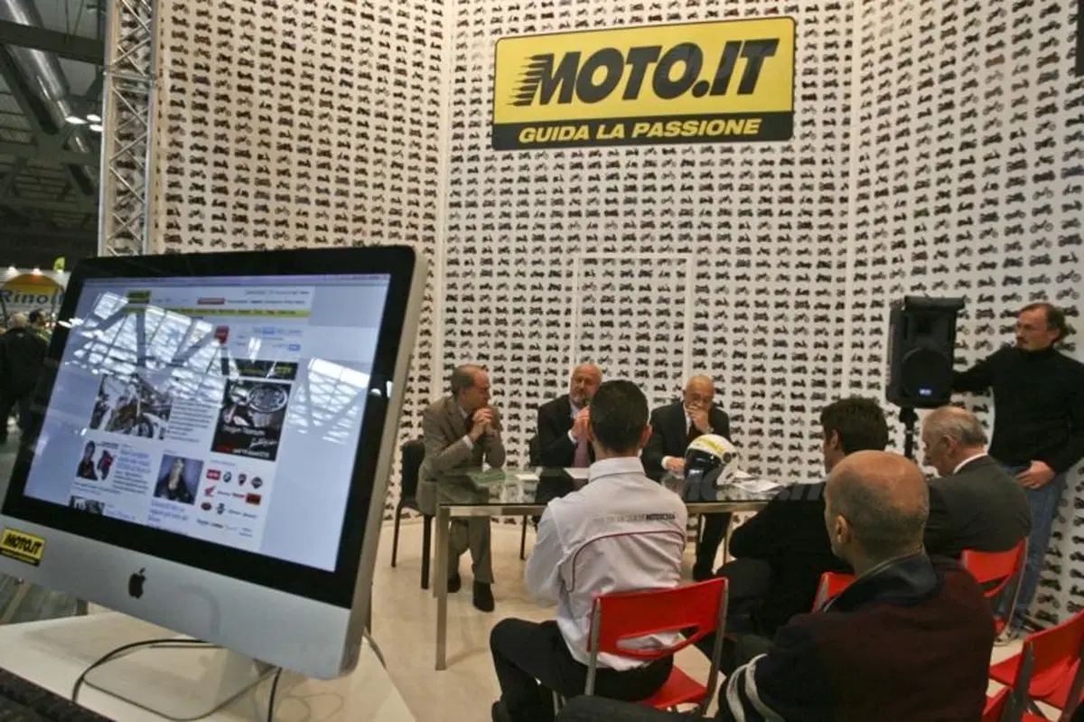Arriva il casco elettronico (2)