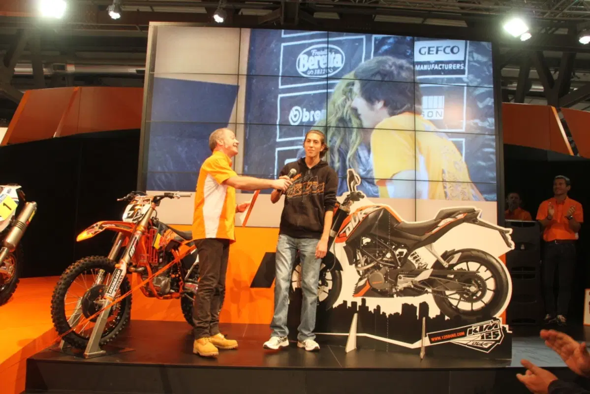 Mathias Cantarini si aggiudica la KTM del progetto 125 Duke Ambassador (2)