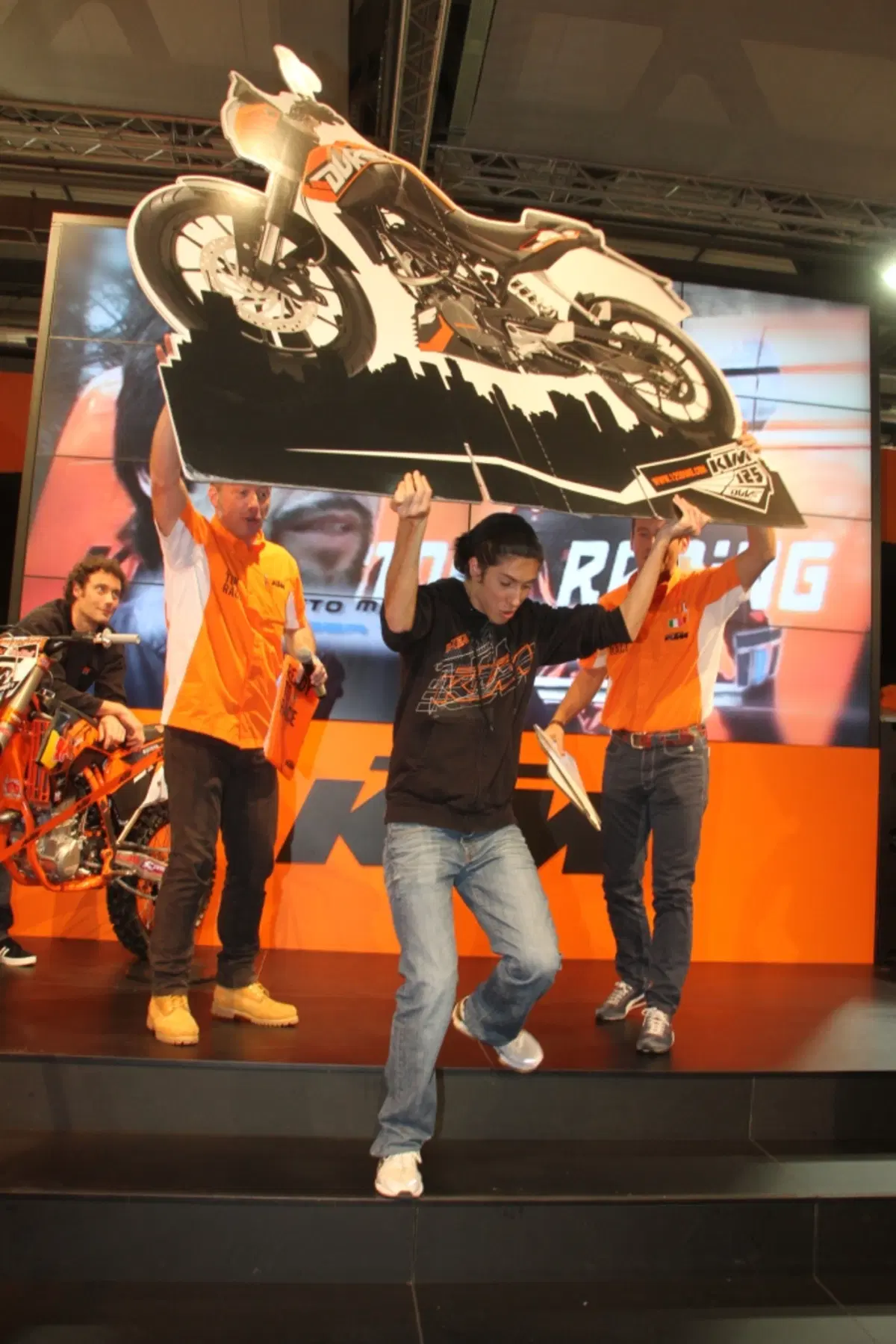 Mathias Cantarini si aggiudica la KTM del progetto 125 Duke Ambassador (4)
